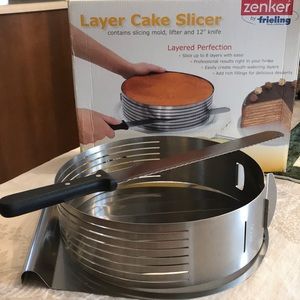 Layer cake slicer